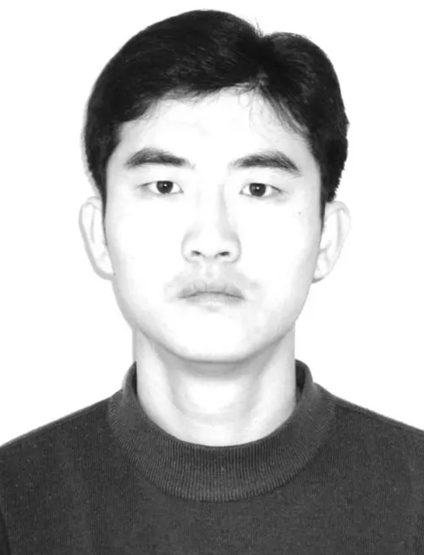 2000年高中毕业证照片是黑白还是彩色的